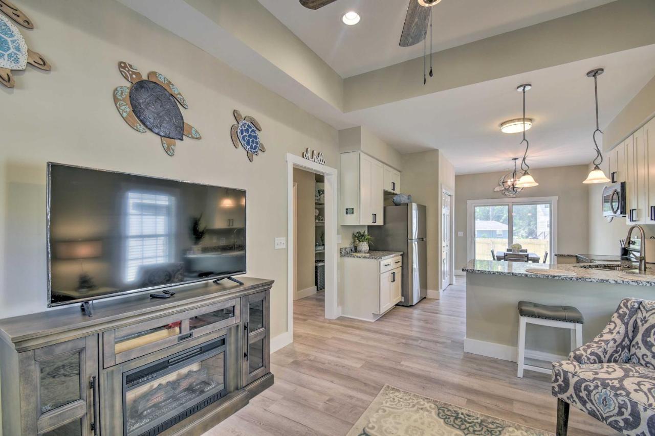 Ocean Isle Beach Home With Shared Lanai And Grill Exterior foto
